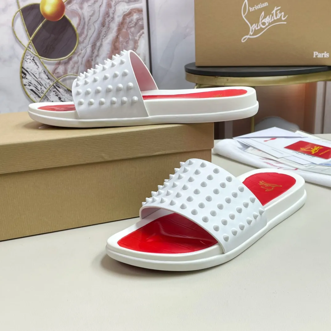 [CL red sole shoes] P: 340💰 size 38-45 Men’s classic slippers, made on the official website 1:1, the original factory specializes in original materials ➖ OEM 3D printed patterns, all hand-nailed and made ➖ Ultra-light non-slip outsole. Super fashionable and super comfortable, handsome on the feet, a must-have for men in summer! !